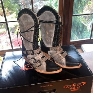 Freebird Winnie
Ice multi 
Size 7 ￼
Brand new Inbox never worn